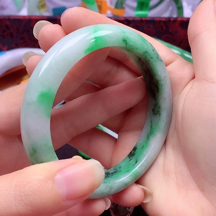 翡翠未镶嵌手镯翡翠手镯