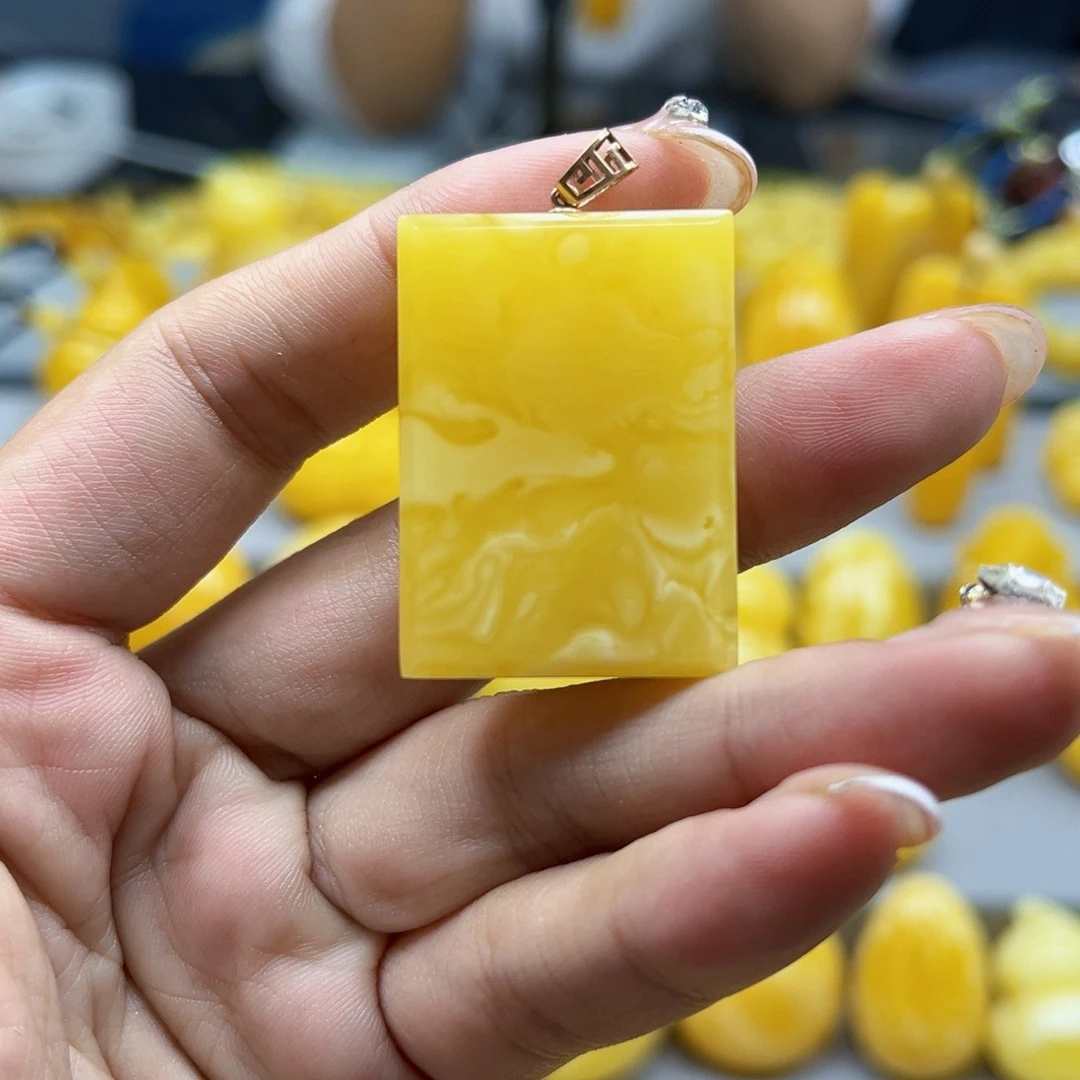 蜜蜡未镶嵌珠宝奇石