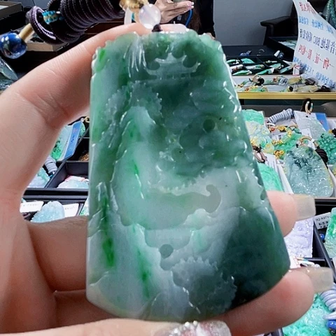 颈饰未镶嵌翡翠一个