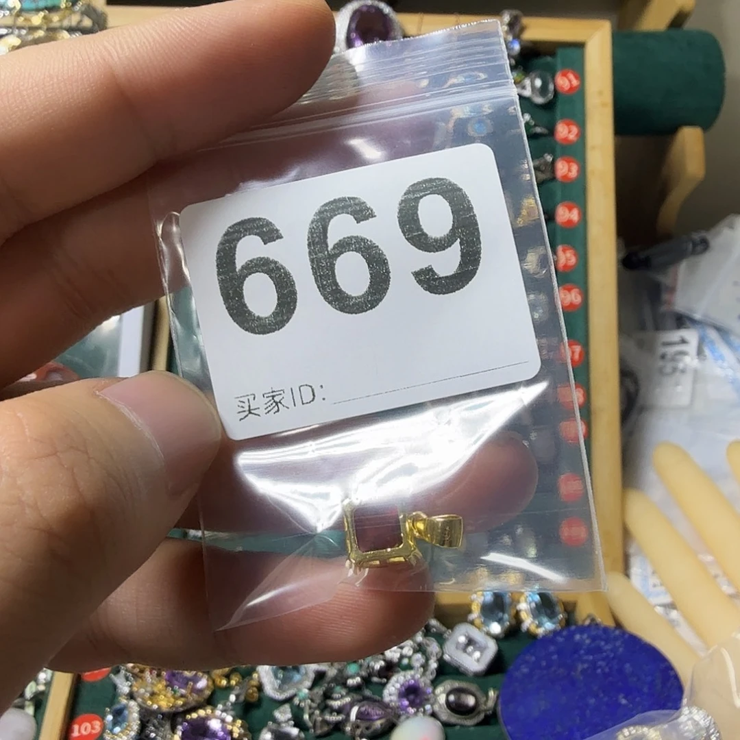 声***师颈饰银S925镶嵌石榴石