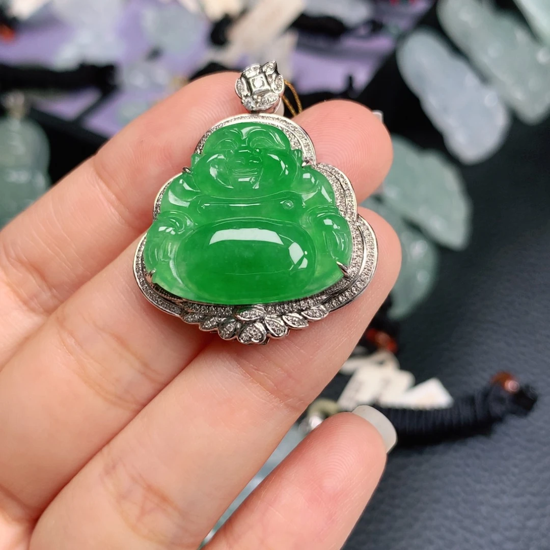 颈饰18K金镶嵌翡翠佛公