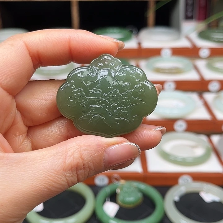 和田玉吊坠(赠链)未镶嵌