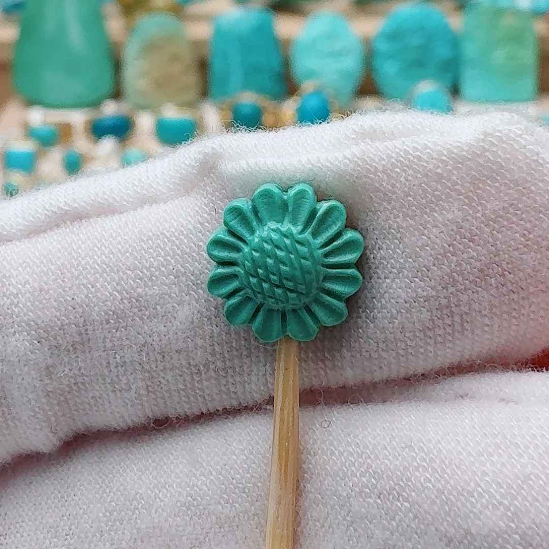 未镶嵌绿松石珠宝奇石