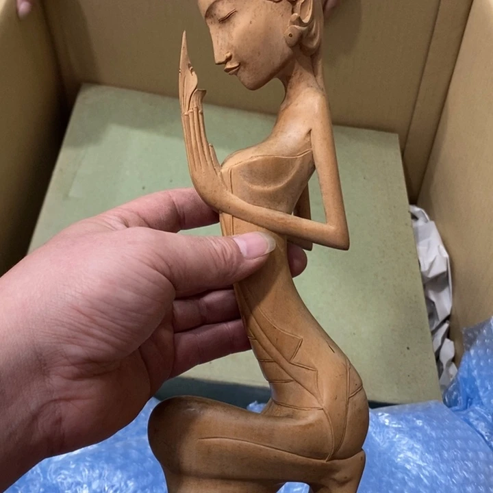 中古品有微瑕，谨慎入手