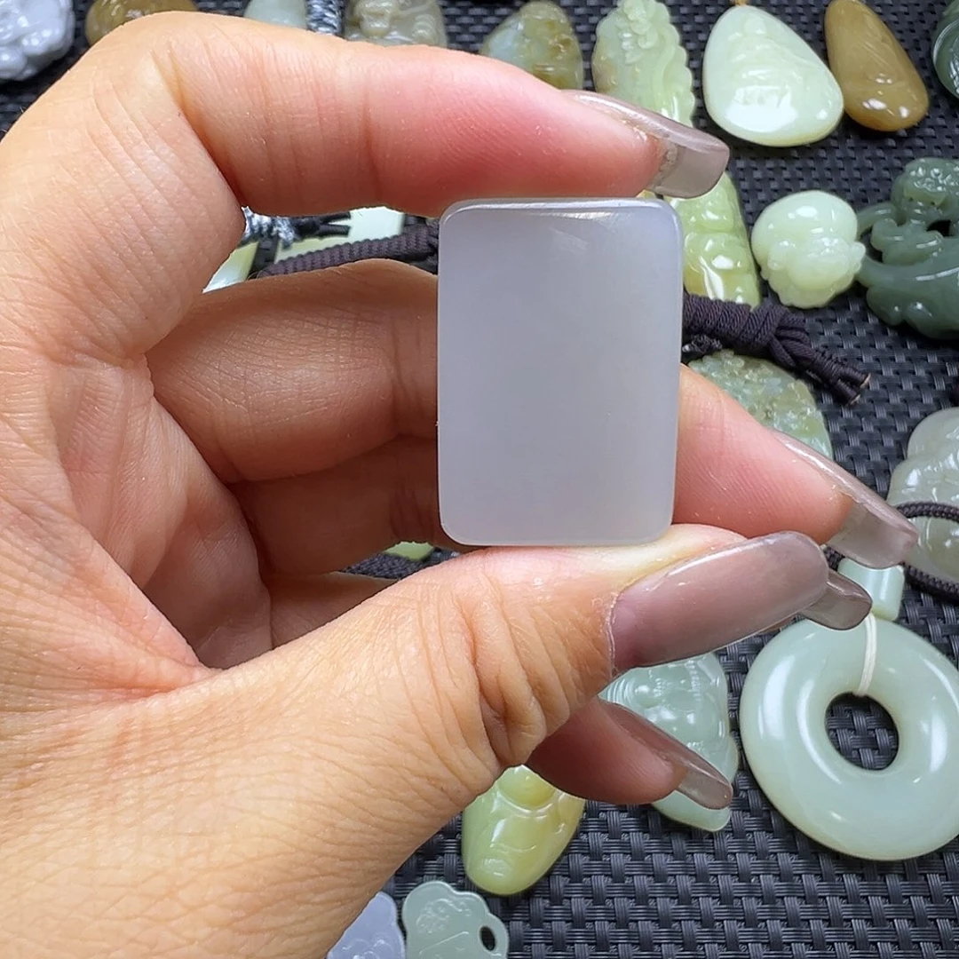 和田玉未镶嵌吊坠(不含链)有纹漏，不退不换，卡30.4