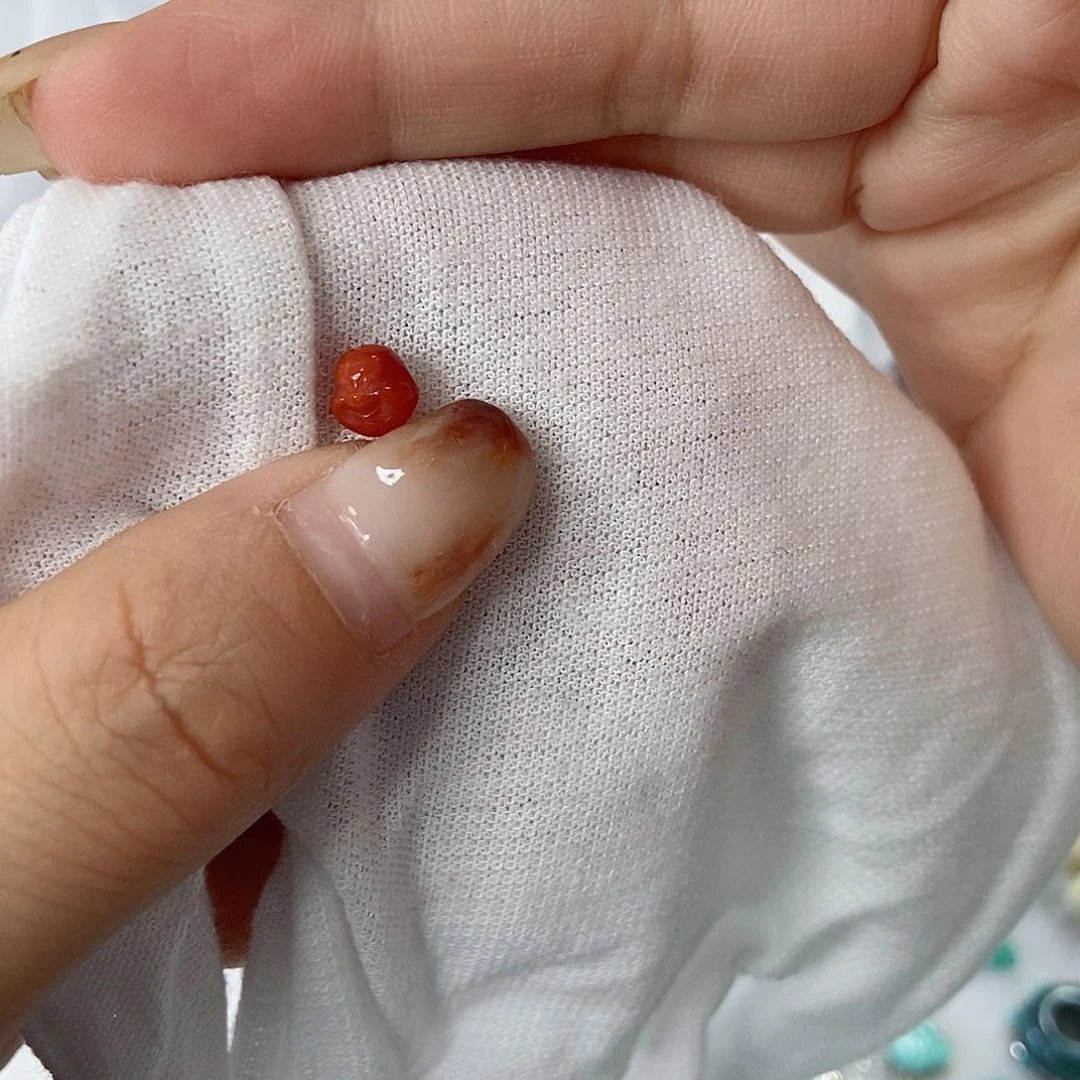 南红玛瑙未镶嵌珠宝奇石