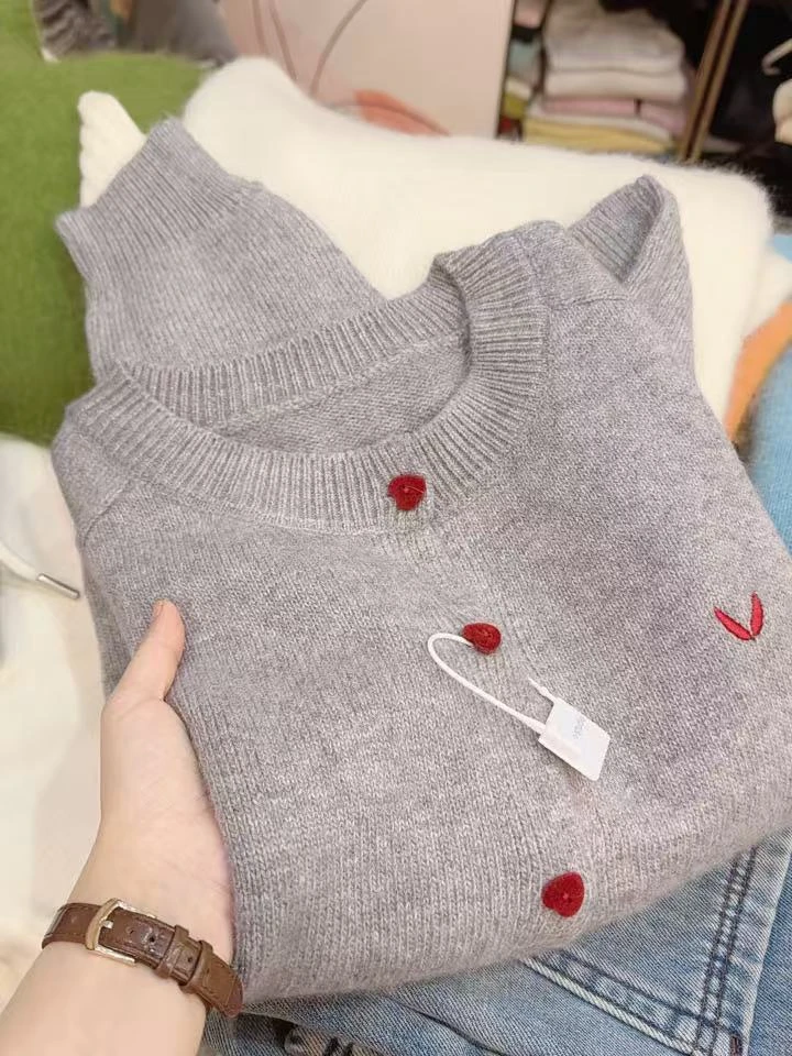 七言家巨好看！烟灰爱心丝绒扣毛衣开衫-288
