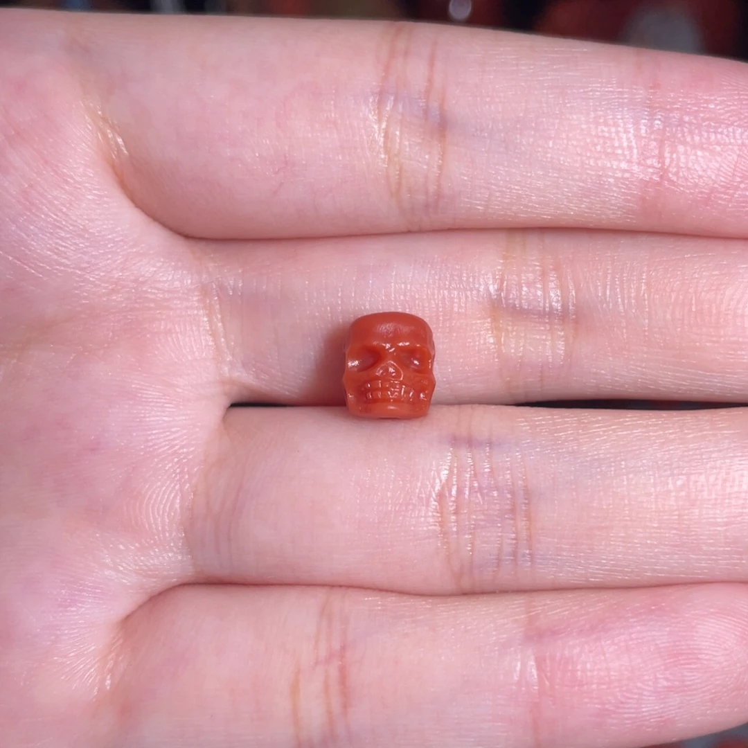 未镶嵌骷髅头7mm+南红玛瑙