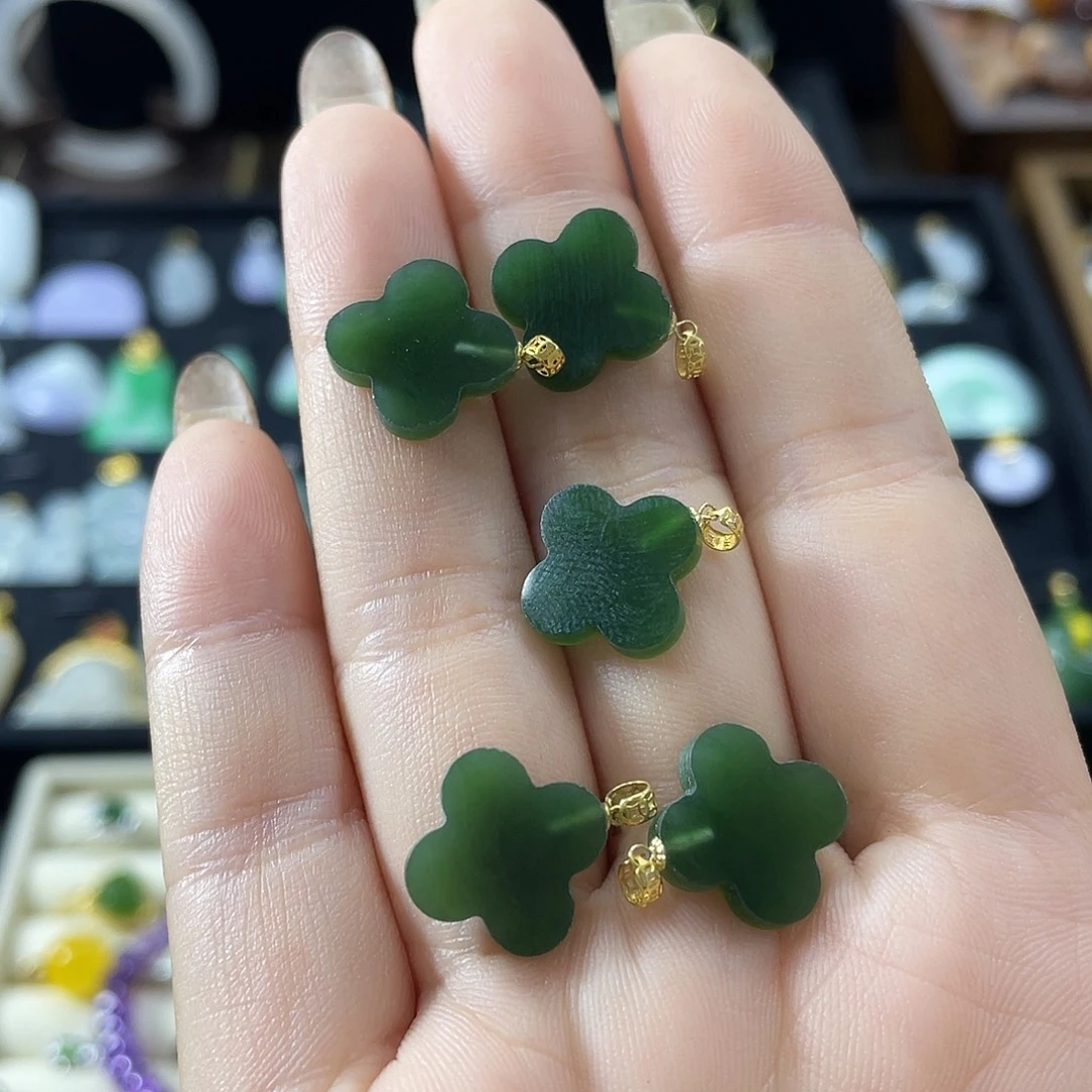 和田玉（糖玉）18K金镶嵌颈饰