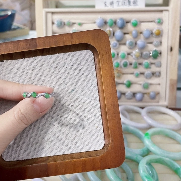 翡翠未镶嵌颈饰天然翡翠Ａ货