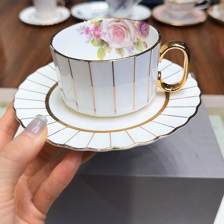 瓷片杯子杯子杯子水杯杯子水杯