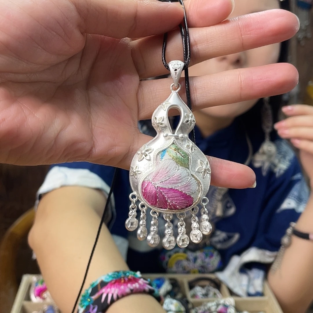 花岗石铁合金项链
