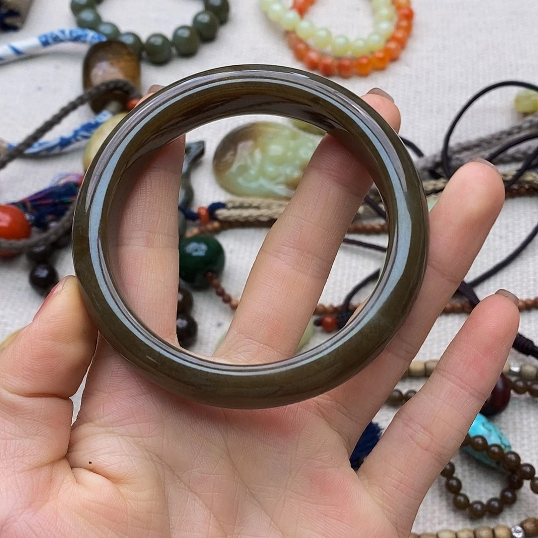 和田玉（糖玉）手镯未镶嵌乐*