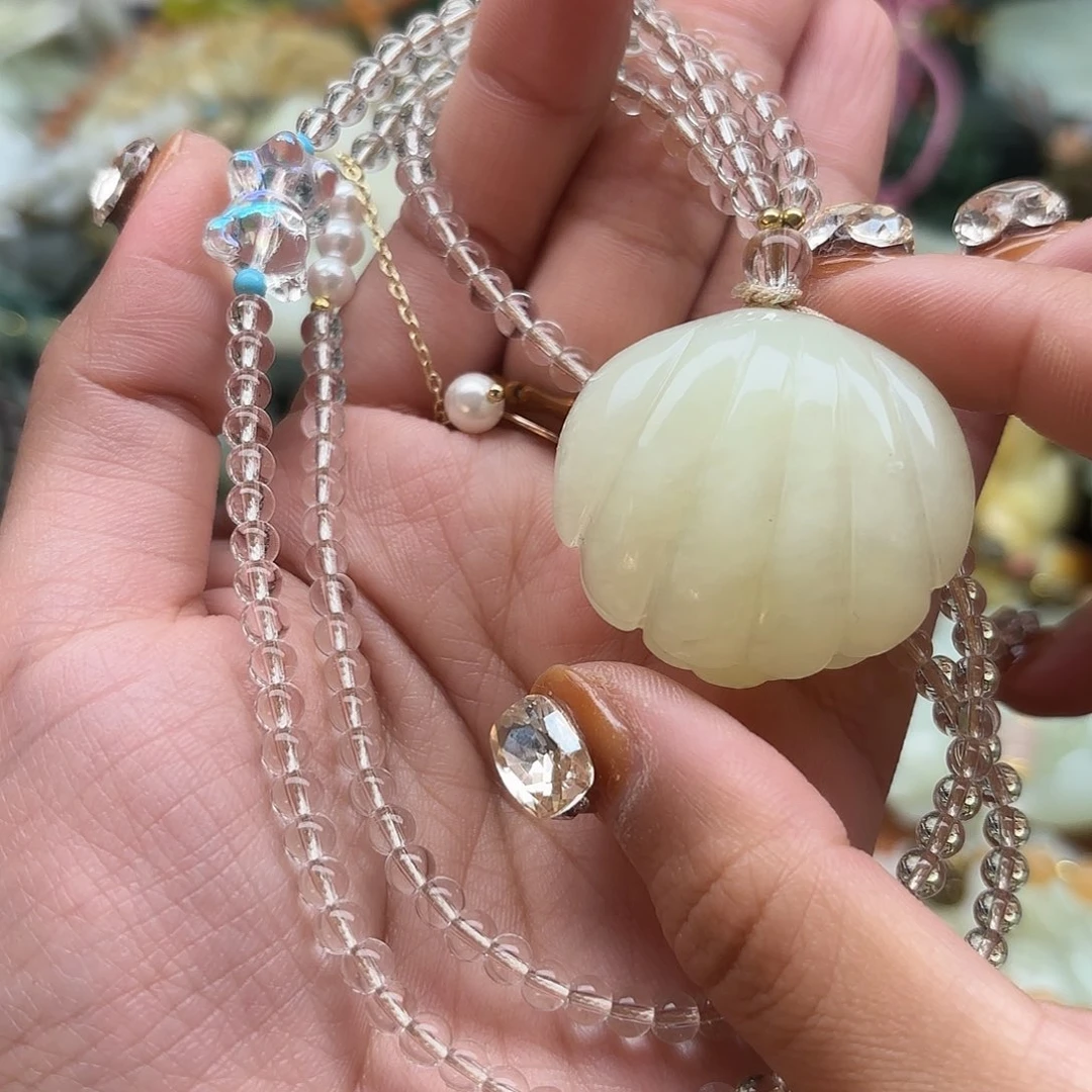 蛇纹石玉未镶嵌颈饰