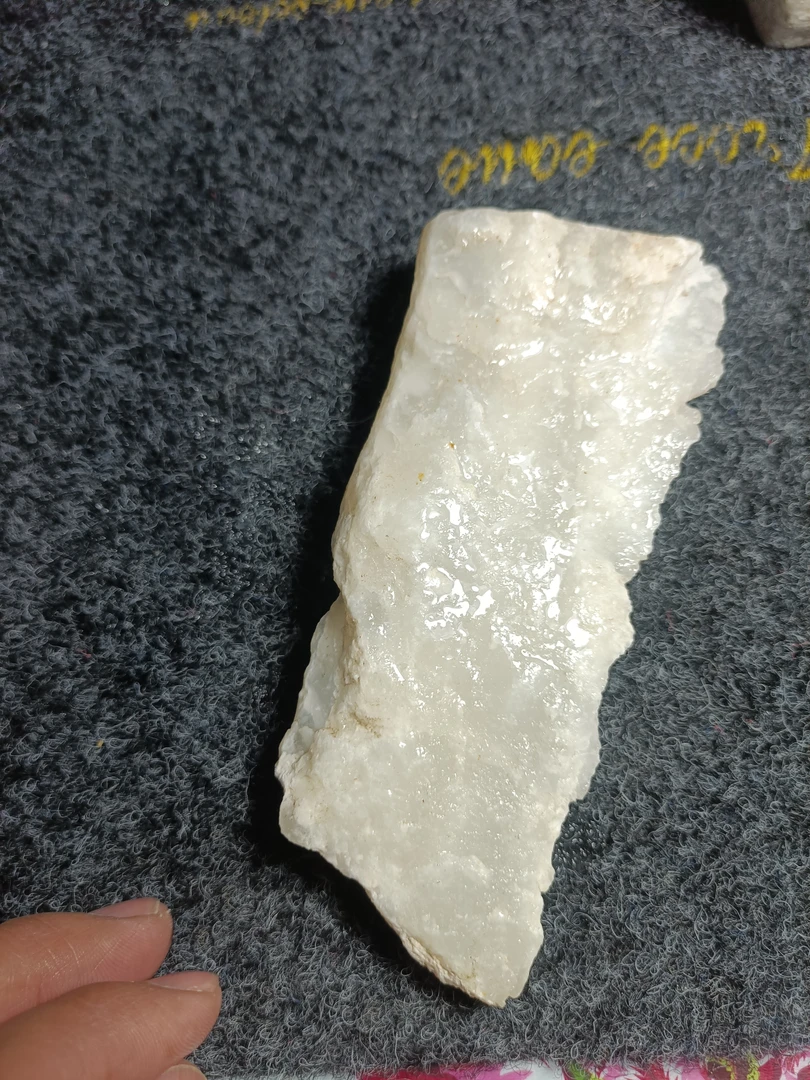 昆仑玉随形把件料