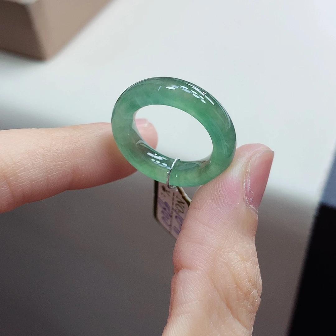 翡翠戒指未镶嵌10-11号