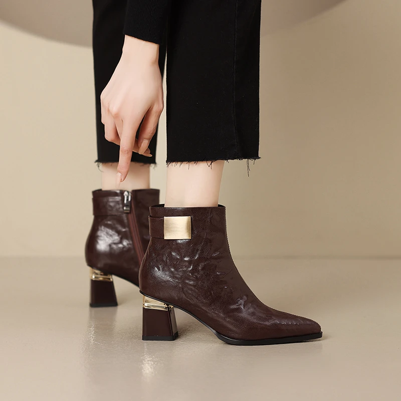 羊皮6CM2024秋冬新款尖头高跟粗跟牛筋底短靴女软皮短筒靴H8023