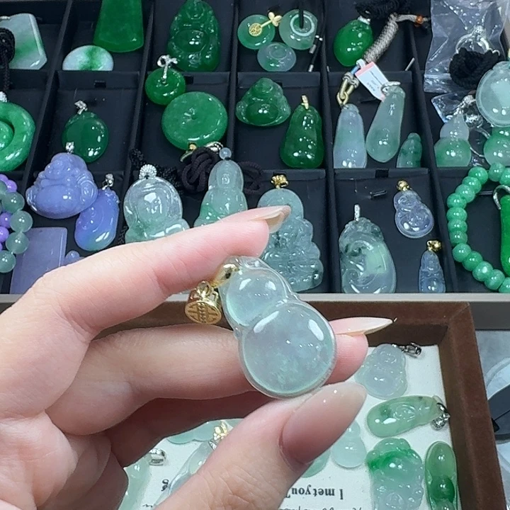 翡翠未镶嵌颈饰11