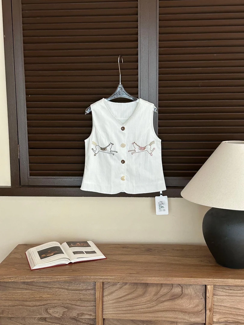 【赵小小&夏日牧野】27889 卡通刺绣无袖马甲背心高级感老钱风上衣