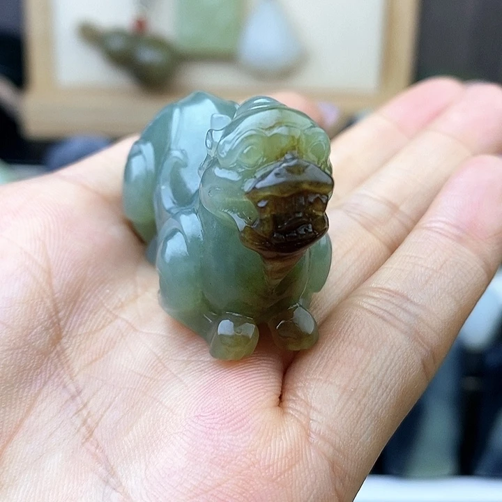 和田玉未镶嵌颈饰且末蓝貔貅精美车挂茶宠