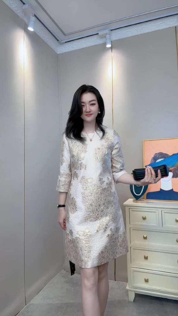 【深圳南油】2025新款显瘦浮雕气质优雅金丝线提花中式连衣裙 3803