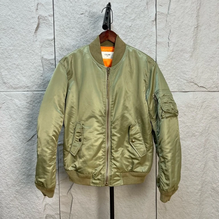 99新 Celine/思琳 绿色背后字母印花飞行夹克 44码 000760