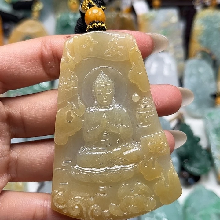 翡翠未镶嵌颈饰大日如来