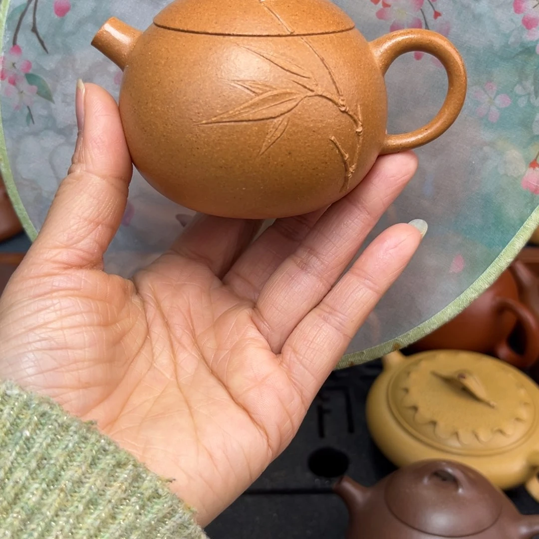 紫砂茶壶顾*秋手工制作