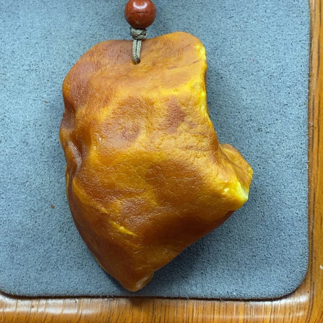 未镶嵌颈饰琥珀落**雪梨