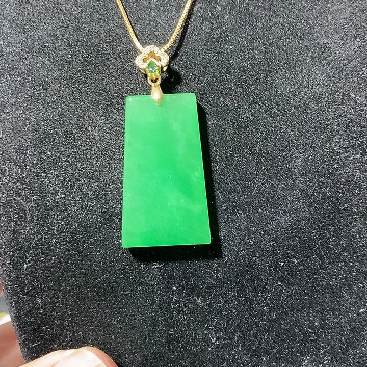 翡翠颈饰14K金镶嵌吊坠