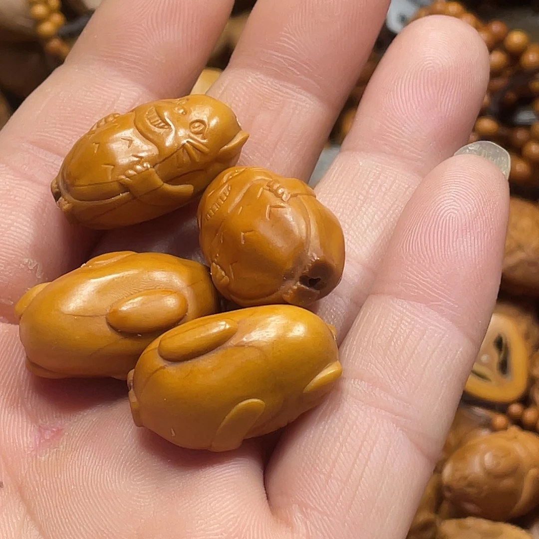 E***r手串/手链橄榄核龙猫4颗933