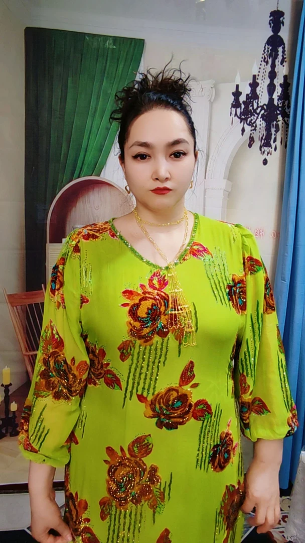 大吗连衣裙 يىپەك شىپىڭ دۇخاۋا ئەستەرلىك چىقىدۇ