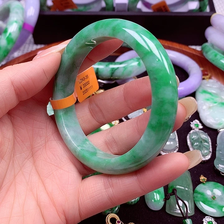 翡翠未镶嵌手镯翡翠