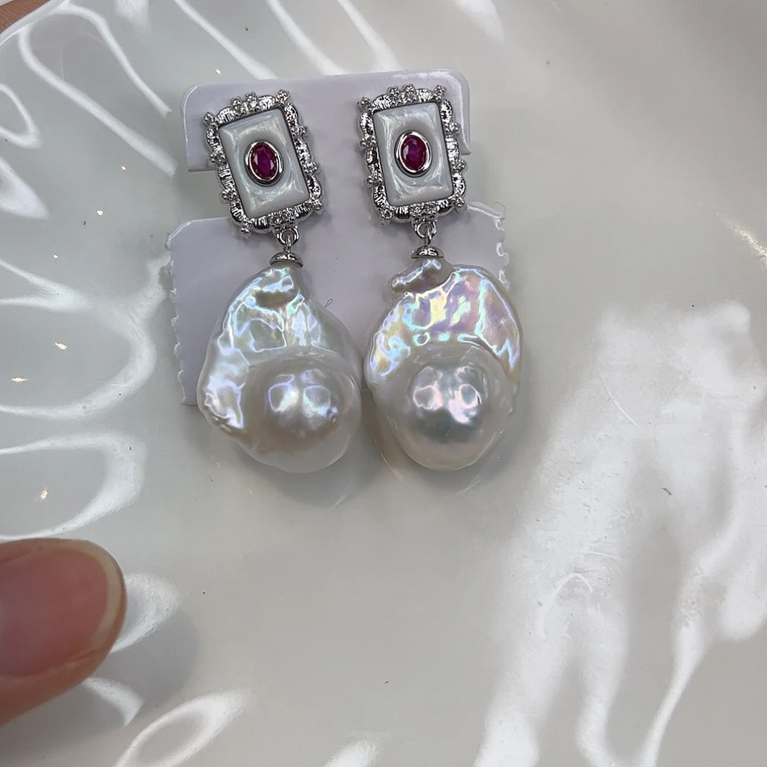 淡水珍珠合金耳饰