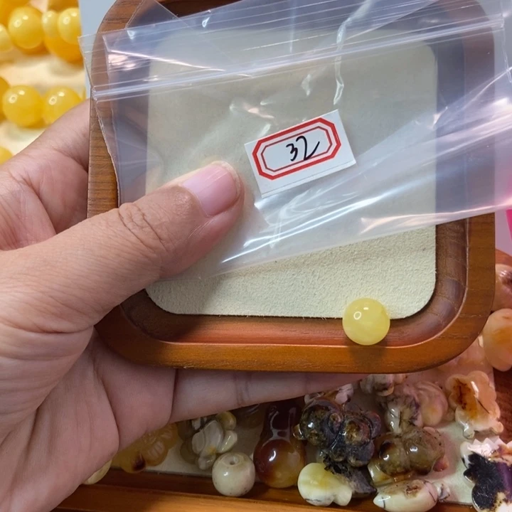 琥珀未镶嵌珠宝奇石