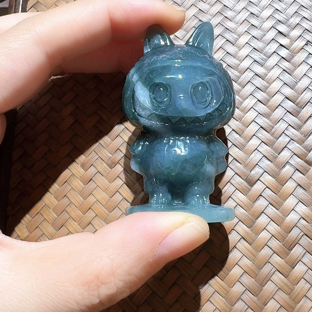 未镶嵌挂件翡翠个性十足