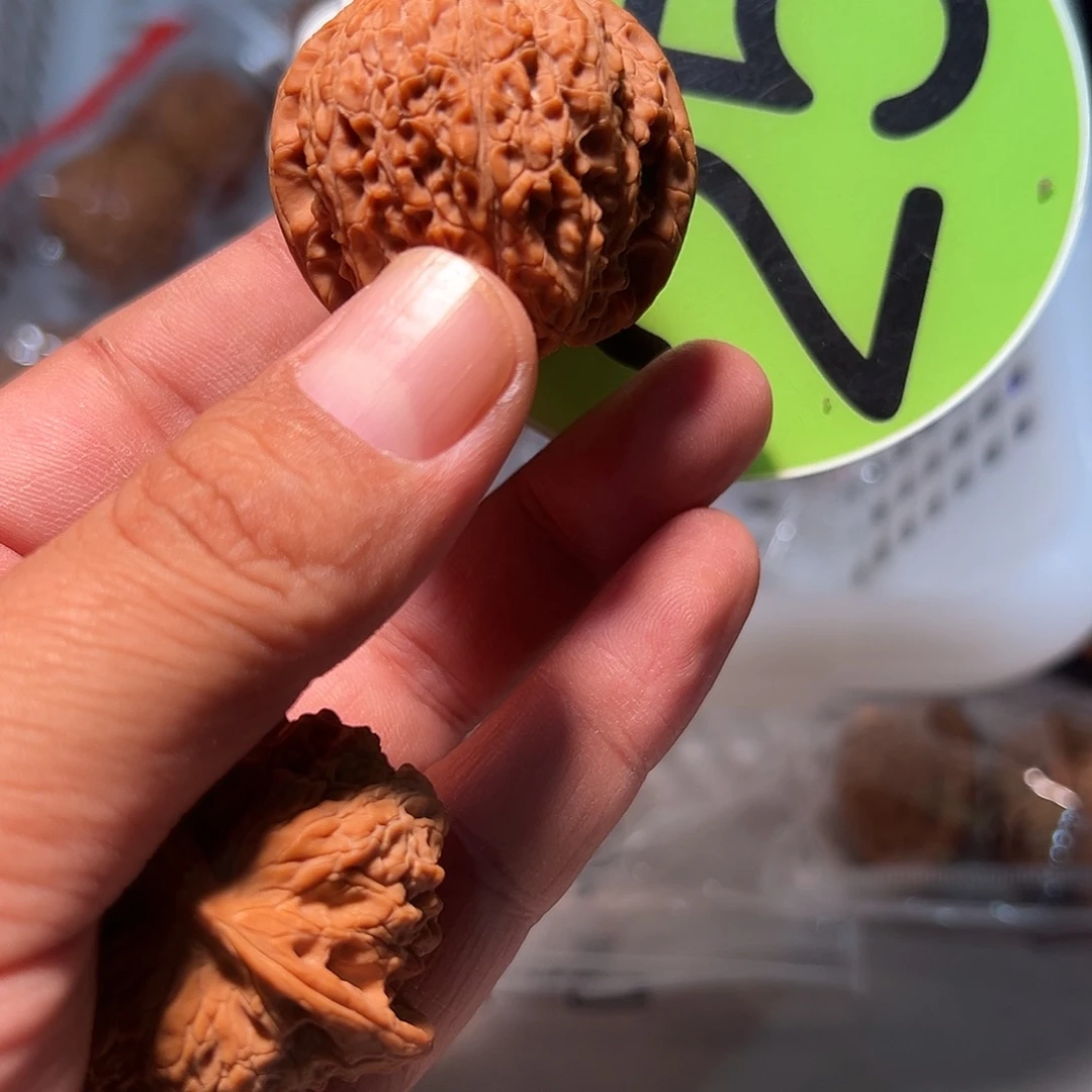 叽***噜文玩核桃，绿色25号