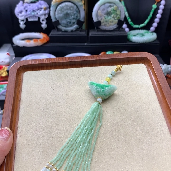 翡翠颈饰未镶嵌翡翠元宝