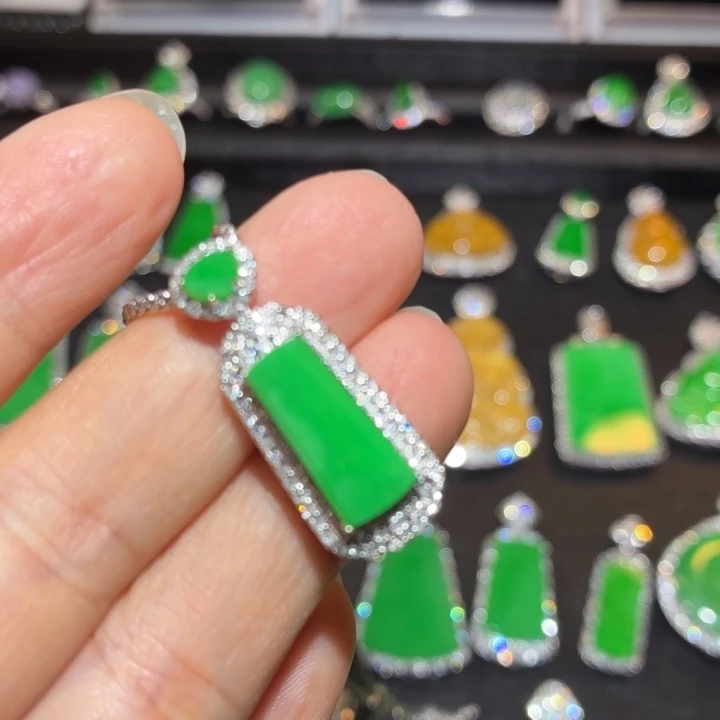 翡翠18K金镶嵌吊坠(不含链)翡翠