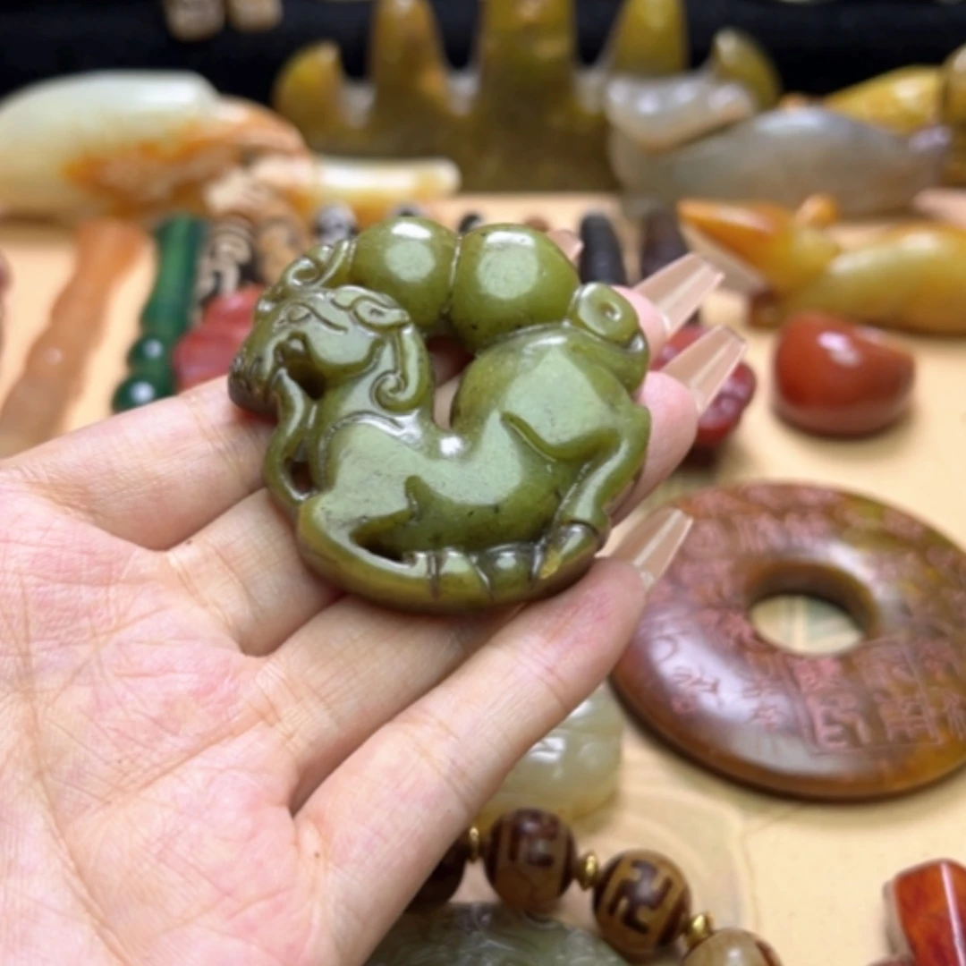 【闪购商品】蛇纹石玉未镶嵌颈饰