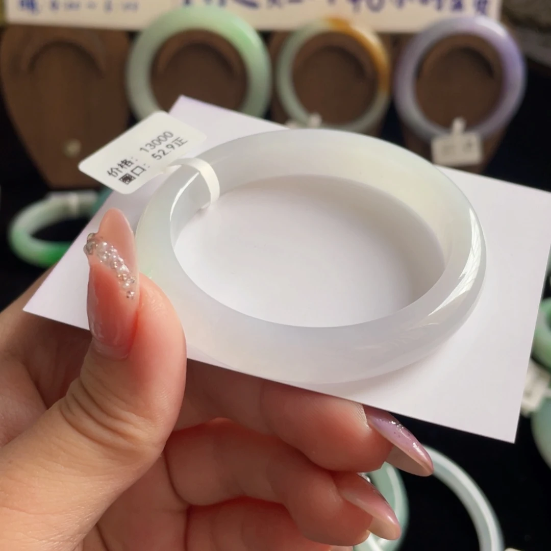 翡翠手镯未镶嵌广****刘翡翠手镯