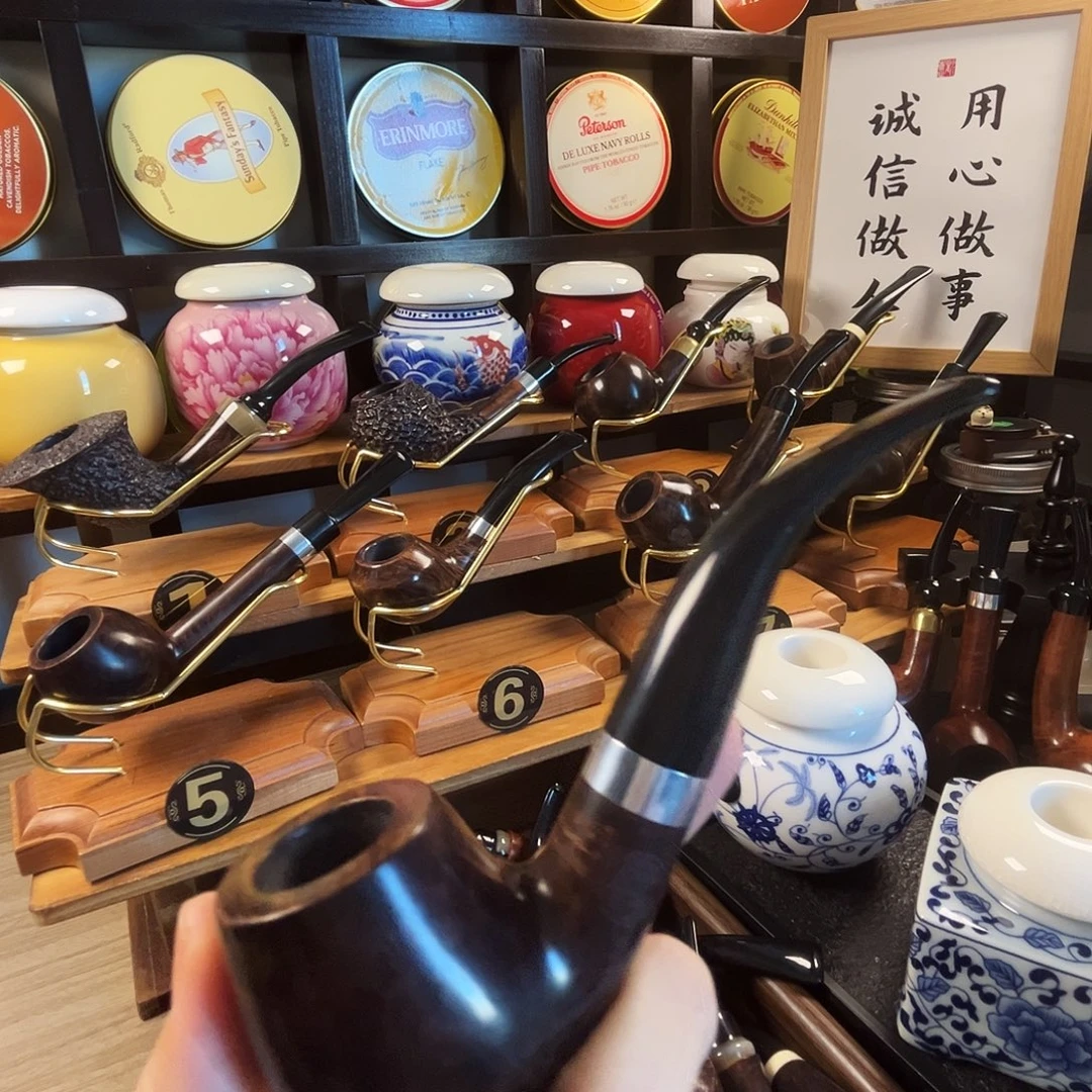 福尔摩斯弯斗石楠木