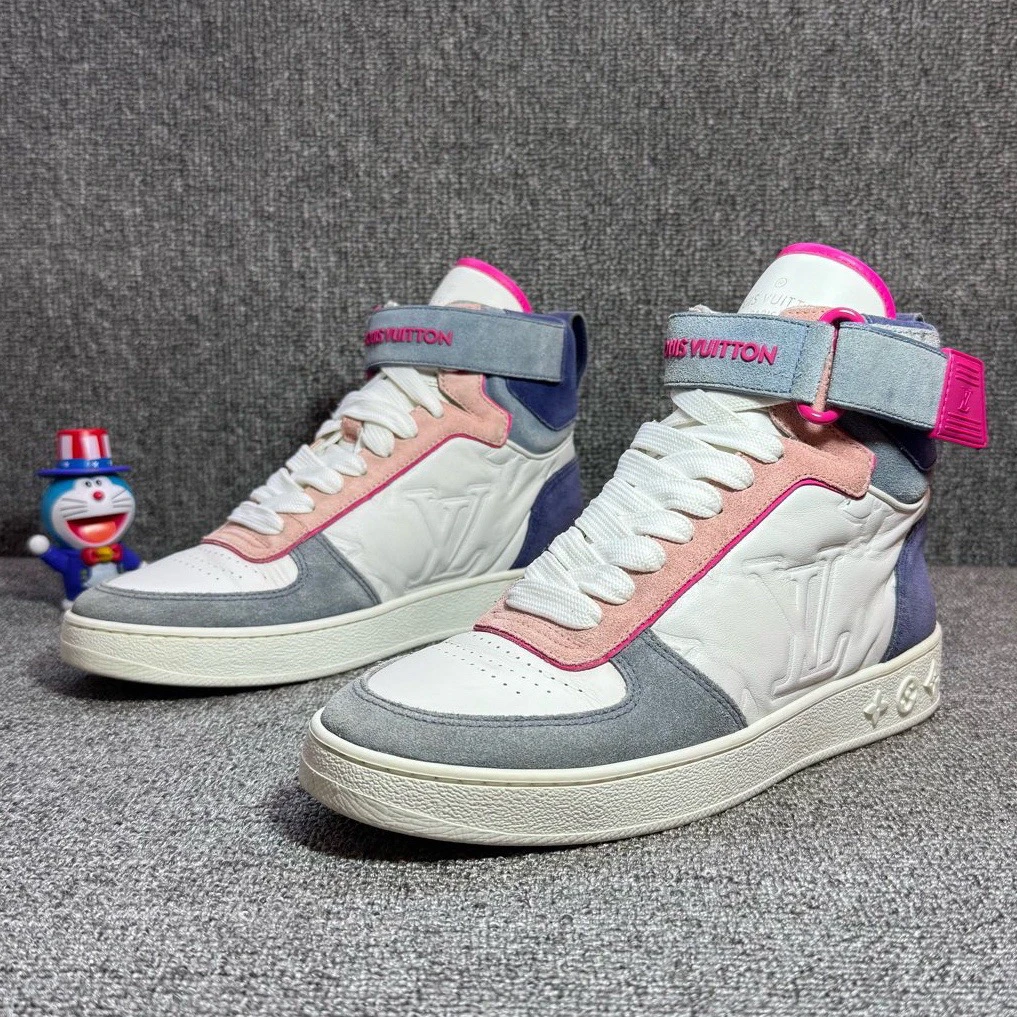 95新 LouisVuitton/路易威登 白蓝粉浮雕满印板鞋 36码 D5850