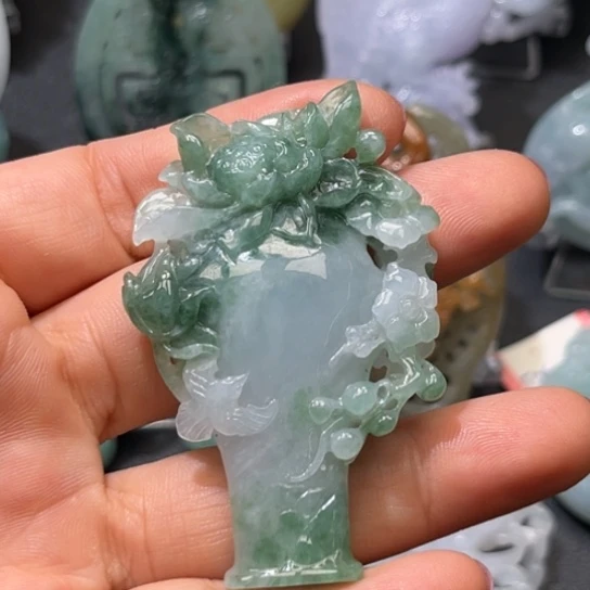 翡翠未镶嵌颈饰翡翠
