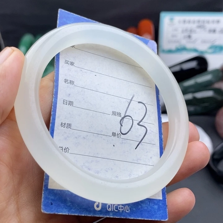 未镶嵌手镯石英质玉