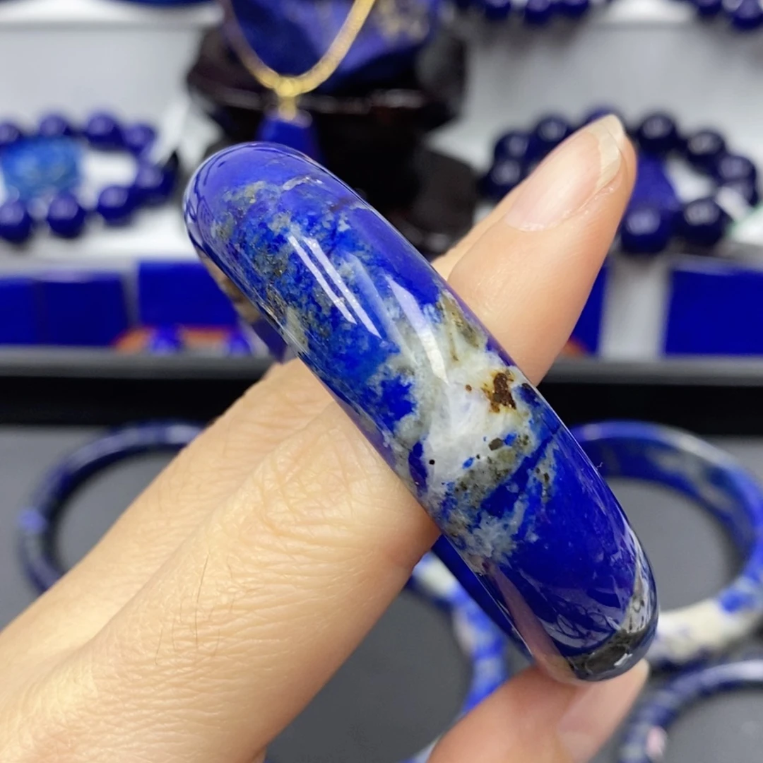 青金石手镯未镶嵌半**?