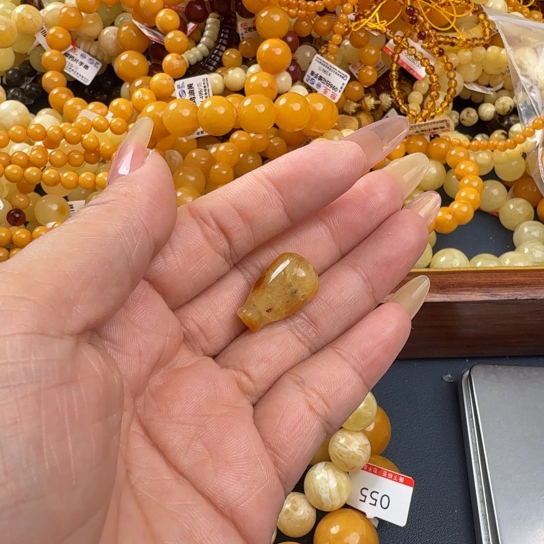 琥珀未镶嵌珠宝奇石