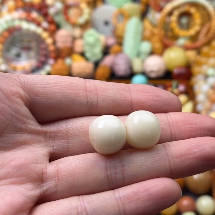 石英质玉（缅黄）未镶嵌珠宝半成品捡漏白老型