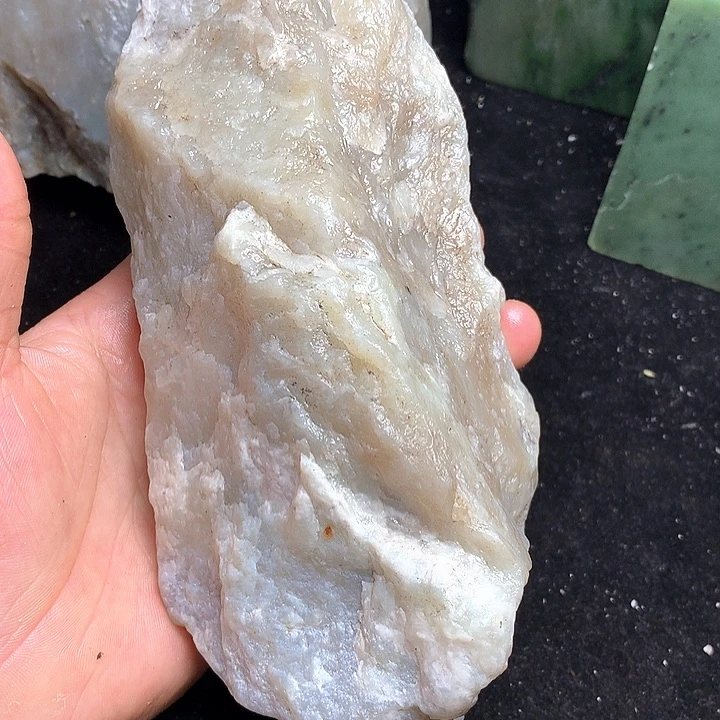 和田玉（糖玉）未镶嵌珠宝奇石