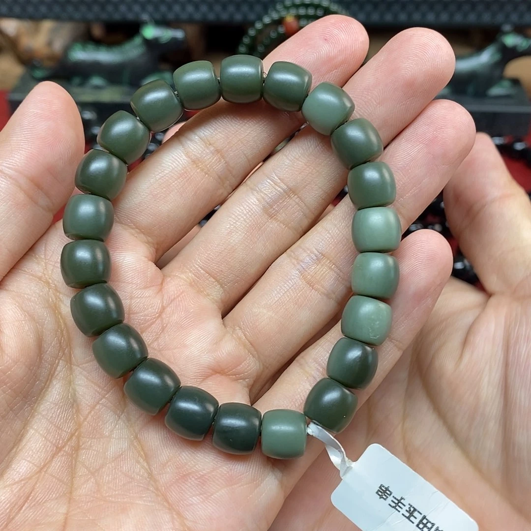 三***哥未镶嵌手链和田玉